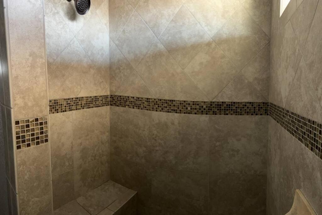 Havasu Retreat! Pool, Spa, Gym & View レイク・ハヴァス・シティ エクステリア 写真